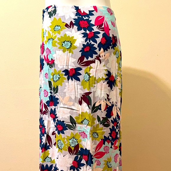 New Guess double skirt - Size 6 - Picture 6 of 7